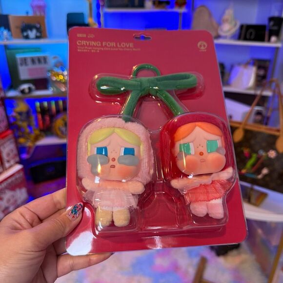 New CRYBABY Crying For Love Series-Vinyl Plush Hanging Card (Love You Cherry Muc - Picture 4 of 8